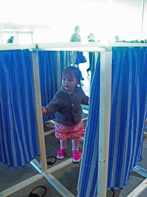 2turven2010 meisje staand